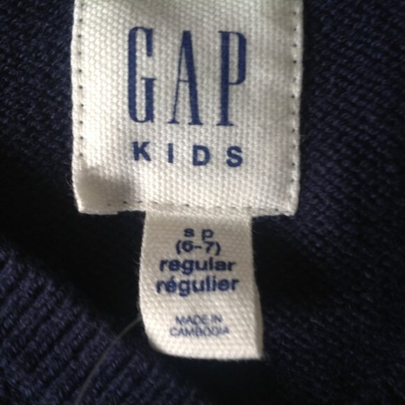 BRAND NEW Navy Blue Boy's V-neck Sweater Size 6-7 - Picture 3 of 3